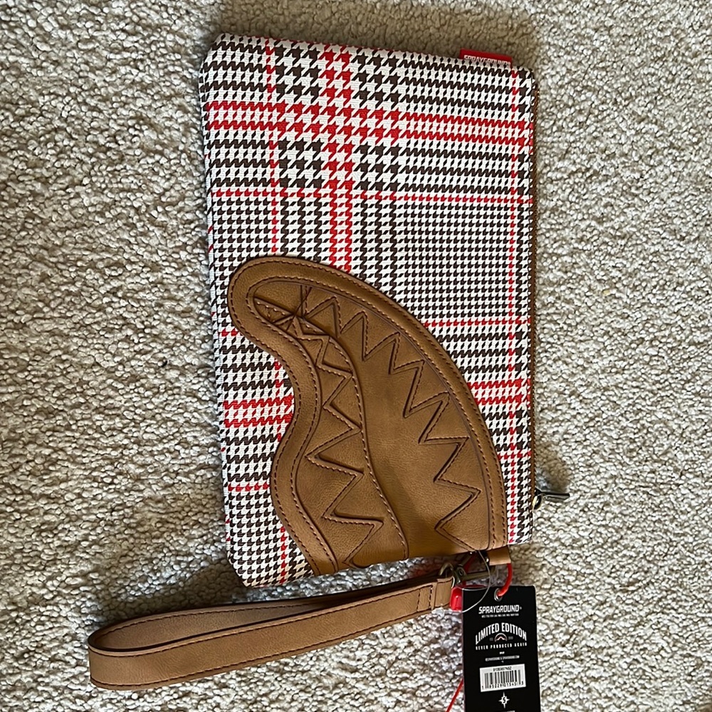 New with tag Sprayground wristlet